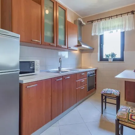 Studio In Appartamento Valbandon