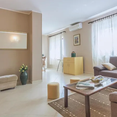 Apartment Stunning In With Kitchen Valbandon