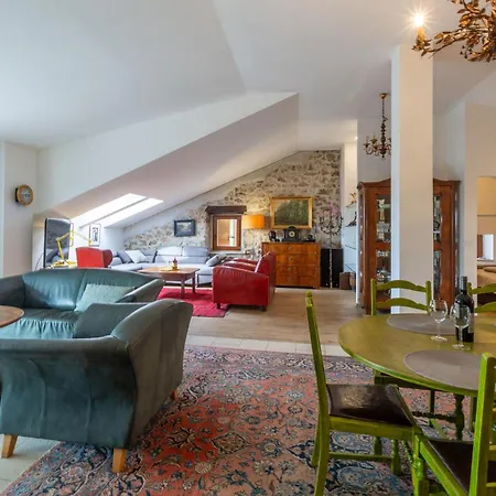 Stunning In With Kitchen Apartmán