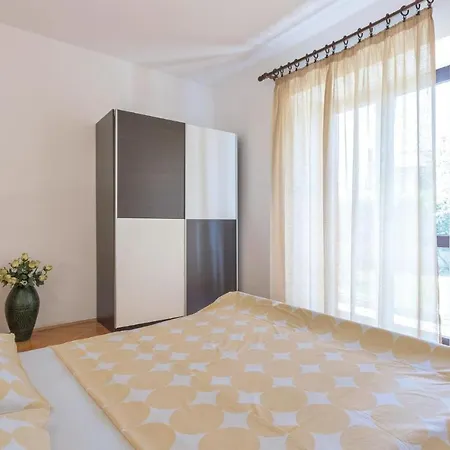 Daire Stunning In With Kitchen *