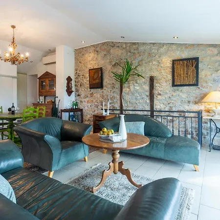 Stunning In With Kitchen